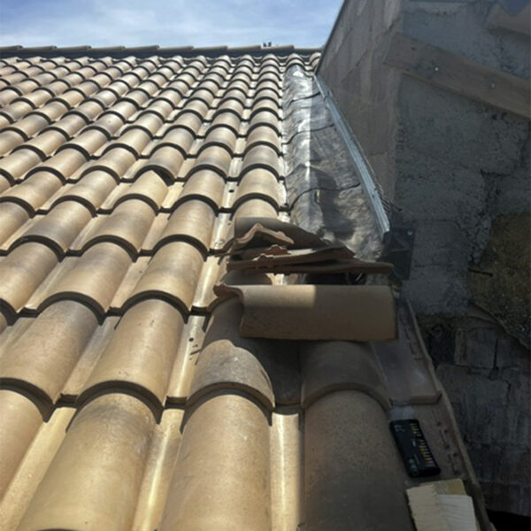 Réfection de couverture avec tuiles mécaniques zinc et solin plomb à orange